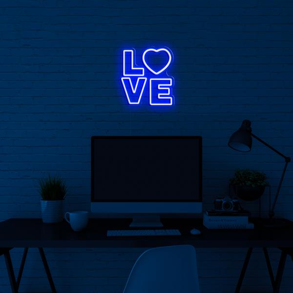Neoon LED-silt seinal - 3D logo LOVE - mõõtudega 50 cm