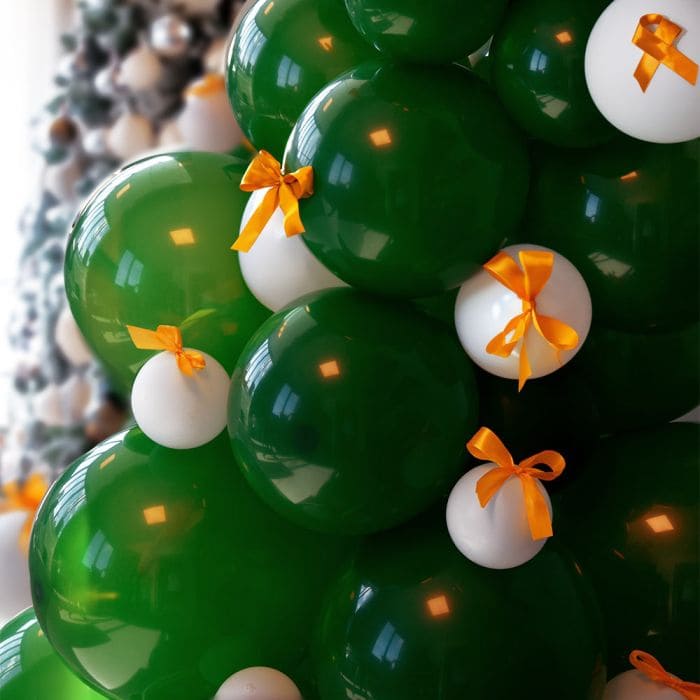Õhupalliga jõulupuu​ – õhupallidest täispuhutav jõulupuu