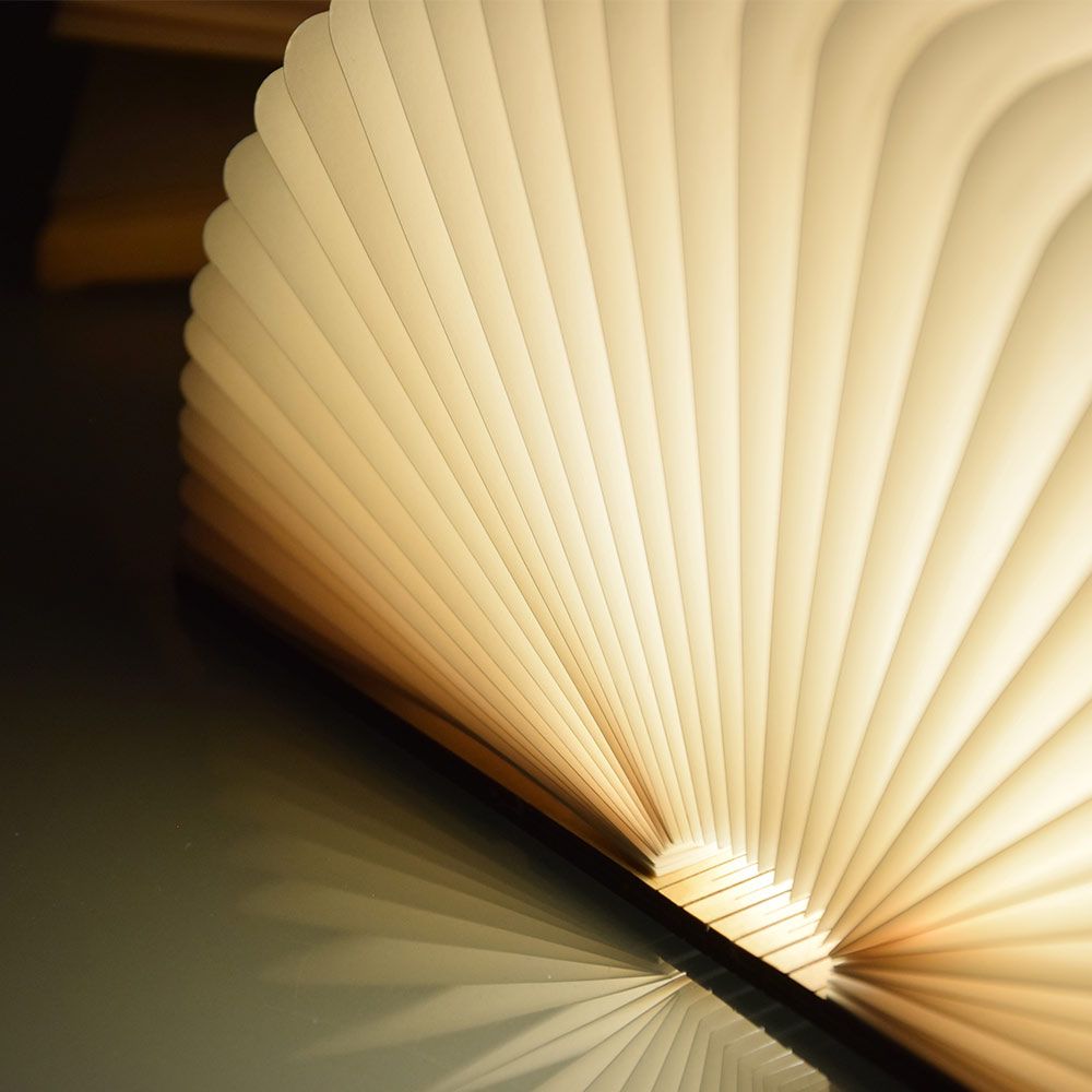 valgustatud raamatu kokkupandav lamp